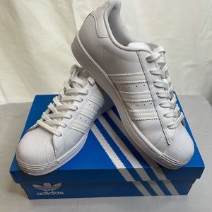 Adidas Superstar W size: 9